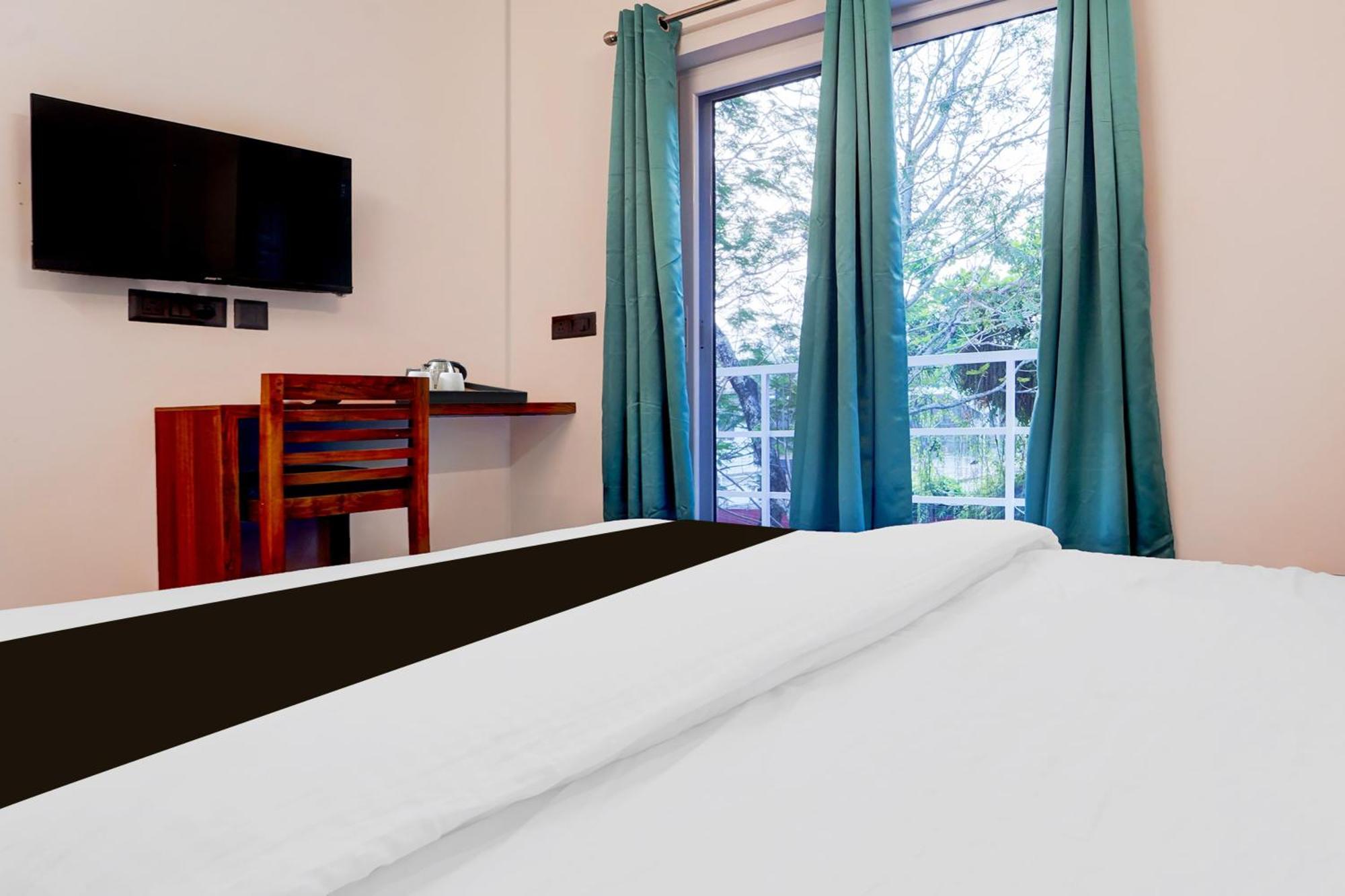 Super Hotel O Gandhi Nagar Near South Railway Backgate Kochi Exterior photo