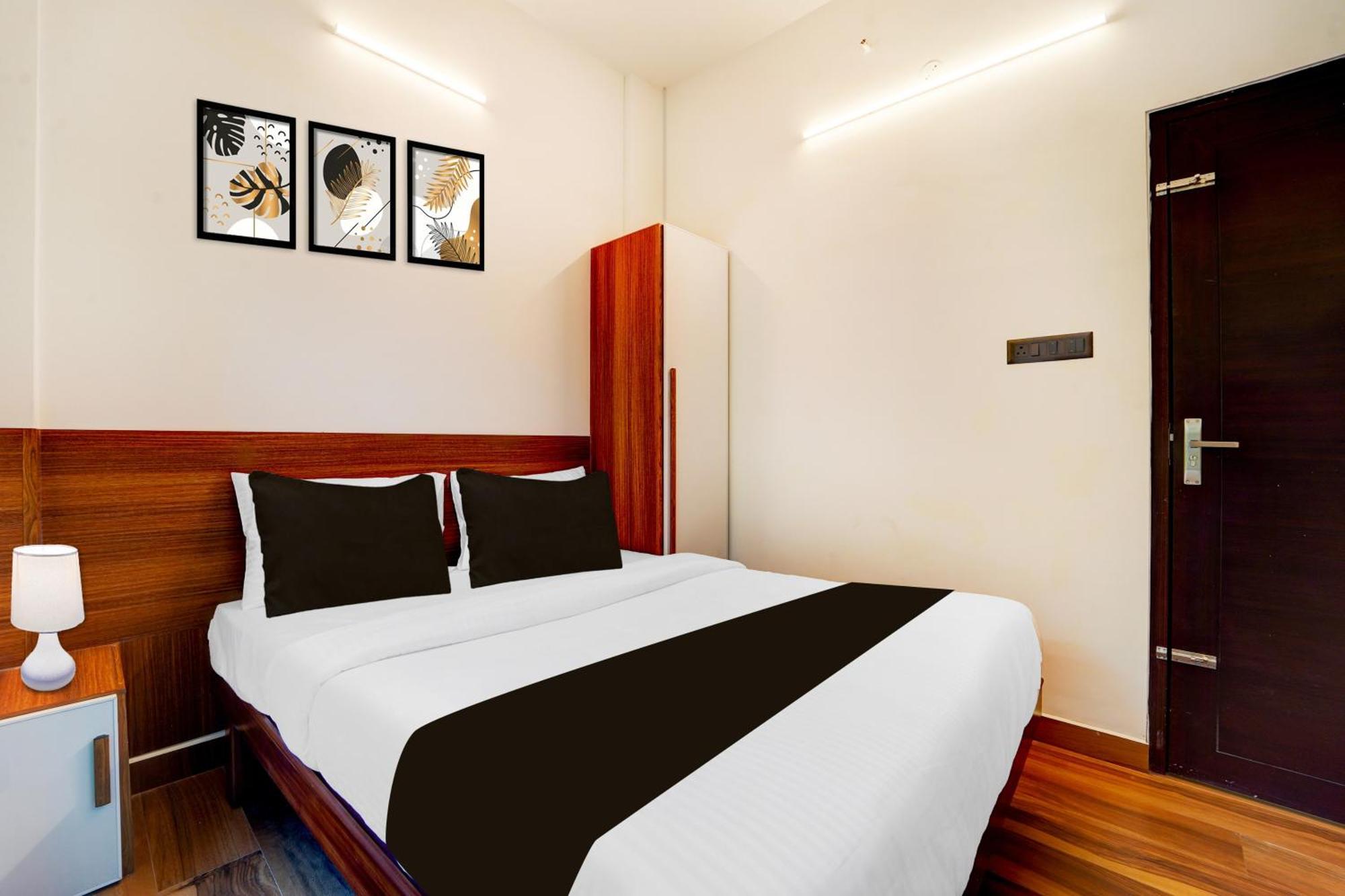 Super Hotel O Gandhi Nagar Near South Railway Backgate Kochi Exterior photo